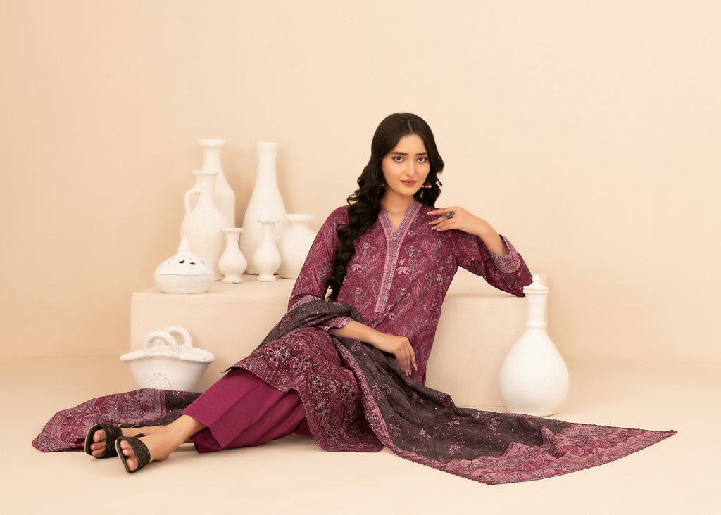 UNSTICHED RUMEHA CATALOGUE MAGENTA